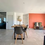 Moderne , Neuve Piscine Jacuzzi . Вилла Сарла-ла-Канеда