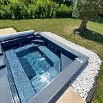 Moderne , Neuve Piscine Jacuzzi . Сарла-ла-Канеда