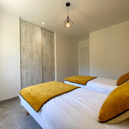 Moderne , Neuve Piscine Jacuzzi . Villa *