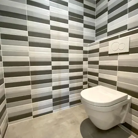 Villa Moderne , Neuve Piscine Jacuzzi . *