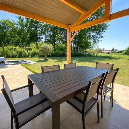 Villa Moderne , Neuve Piscine Jacuzzi . *