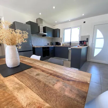 Moderne , Neuve Piscine Jacuzzi . * Sarlat-la-Canéda