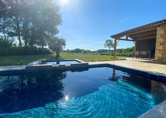 Villa Moderne , Neuve Piscine Jacuzzi .