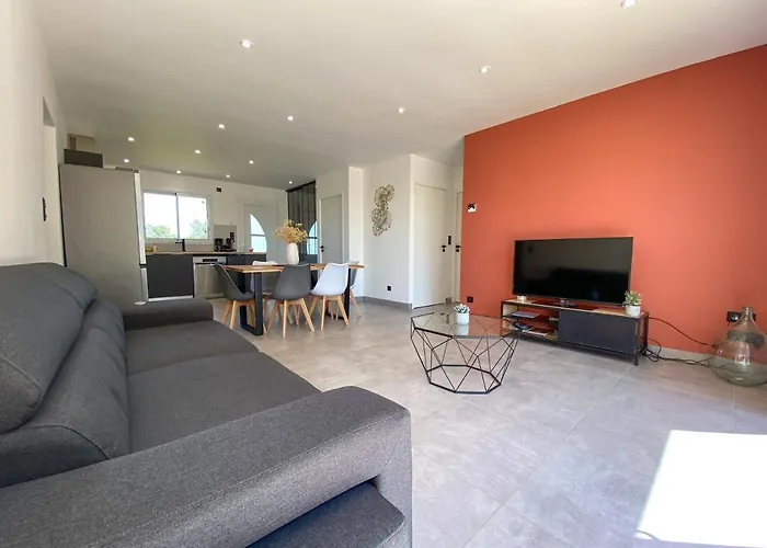 Moderne , Neuve Piscine Jacuzzi . Villa