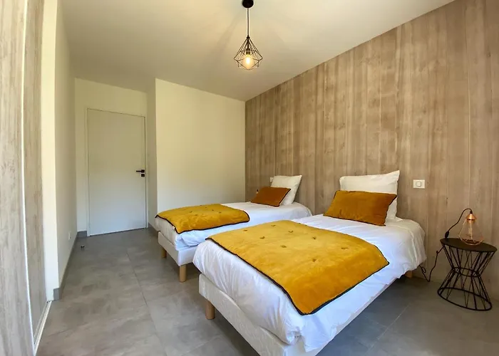 Moderne , Neuve Piscine Jacuzzi . Villa *