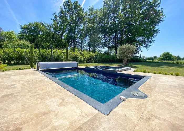 Moderne , Neuve Piscine Jacuzzi . Villa *