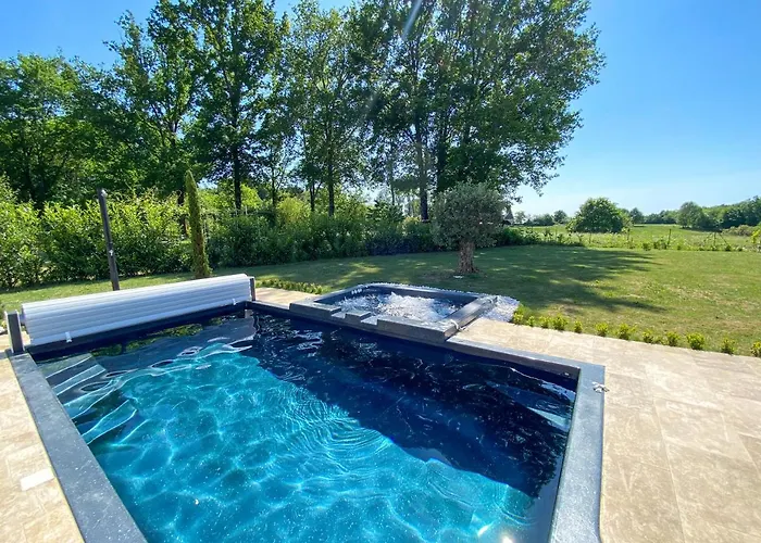 Moderne , Neuve Piscine Jacuzzi . Villa *