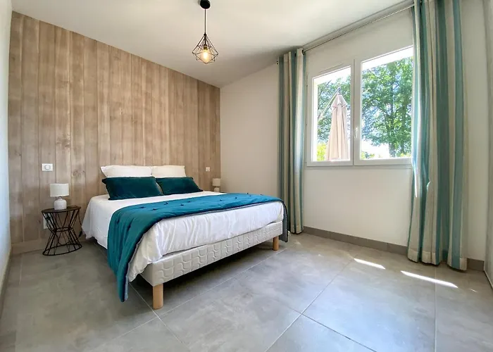 Moderne , Neuve Piscine Jacuzzi . 빌라 *